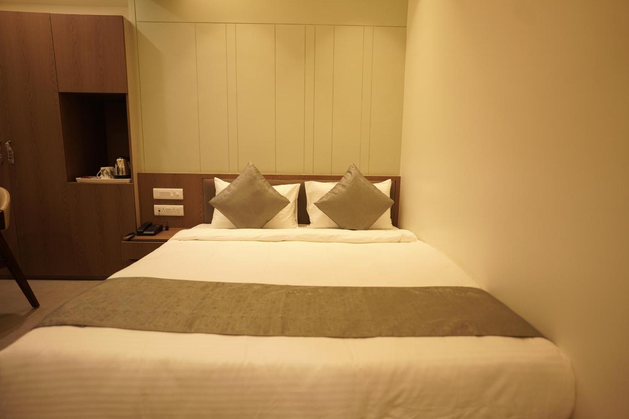A Square Executive Hotel Aurangabad  Eksteriør bilde