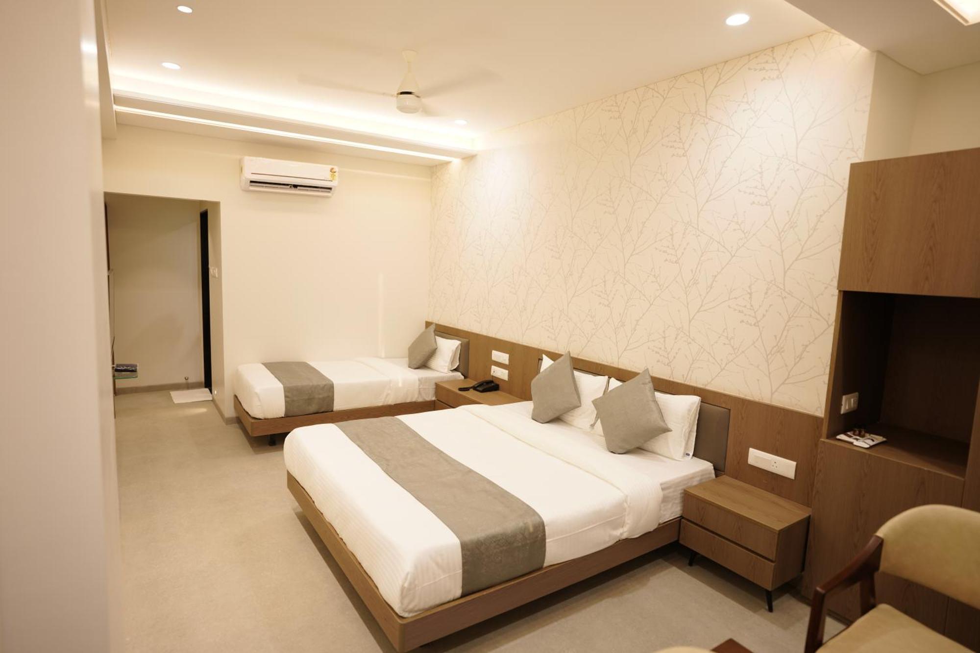 A Square Executive Hotel Aurangabad  Eksteriør bilde