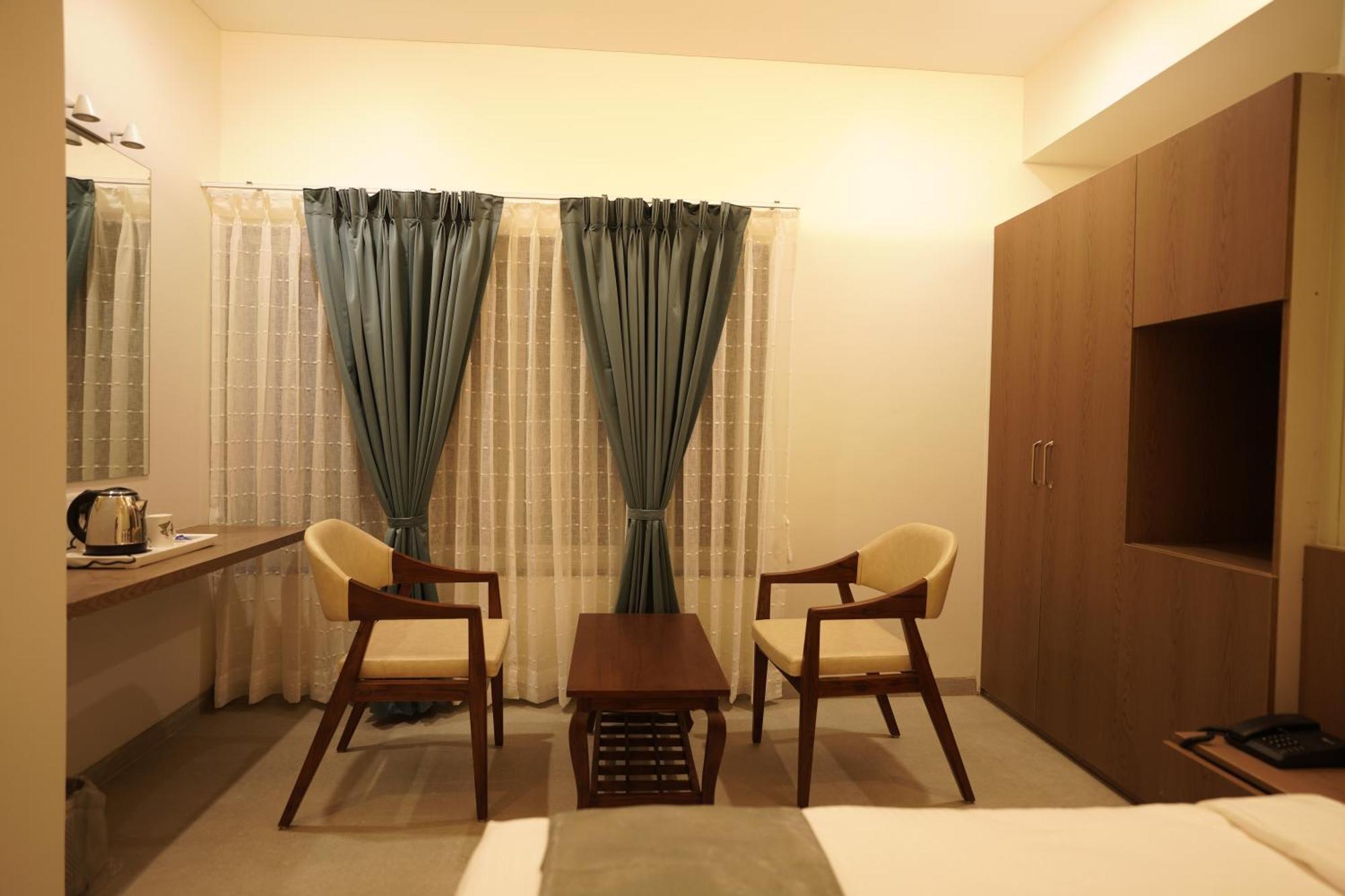 A Square Executive Hotel Aurangabad  Eksteriør bilde