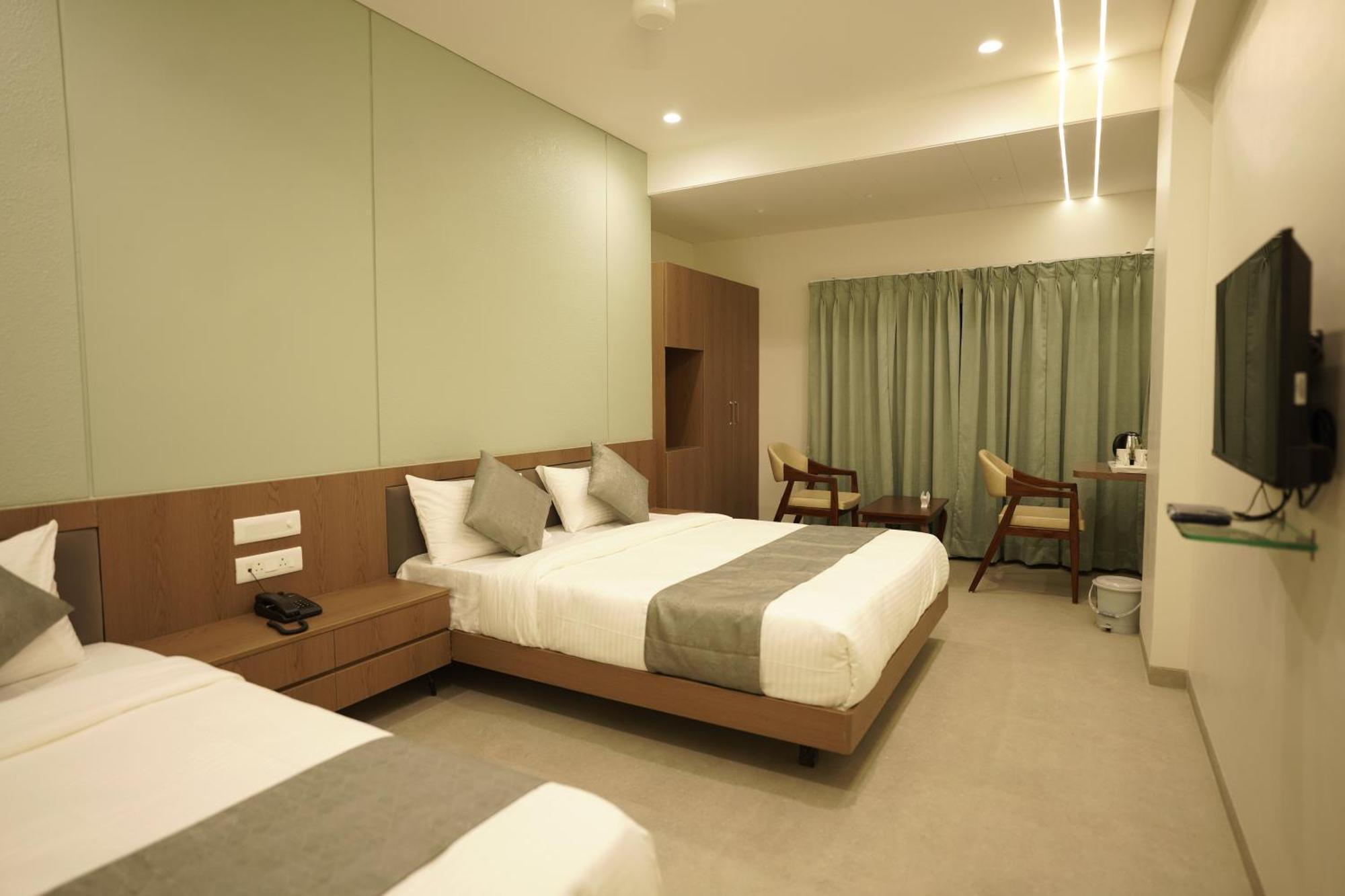 A Square Executive Hotel Aurangabad  Eksteriør bilde