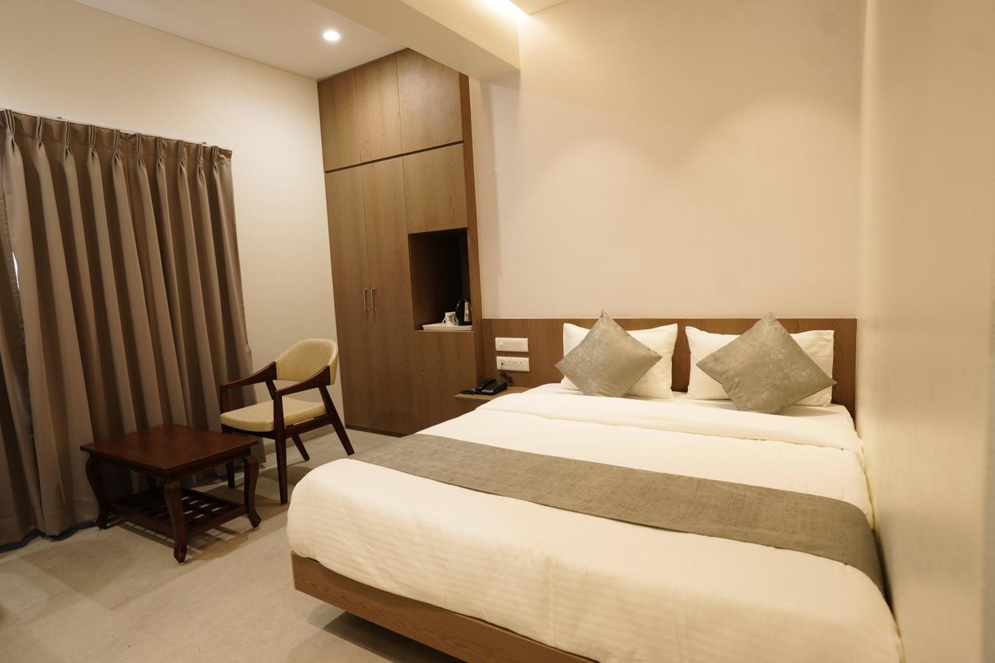 A Square Executive Hotel Aurangabad  Eksteriør bilde