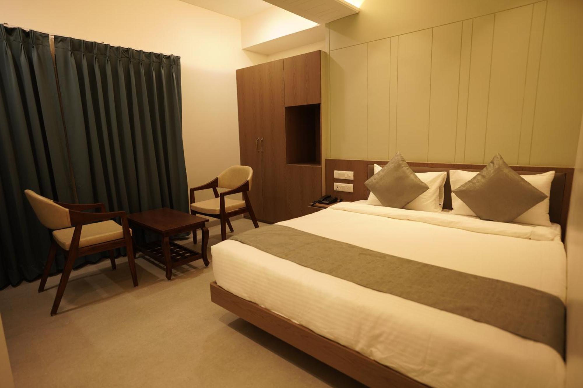 A Square Executive Hotel Aurangabad  Eksteriør bilde